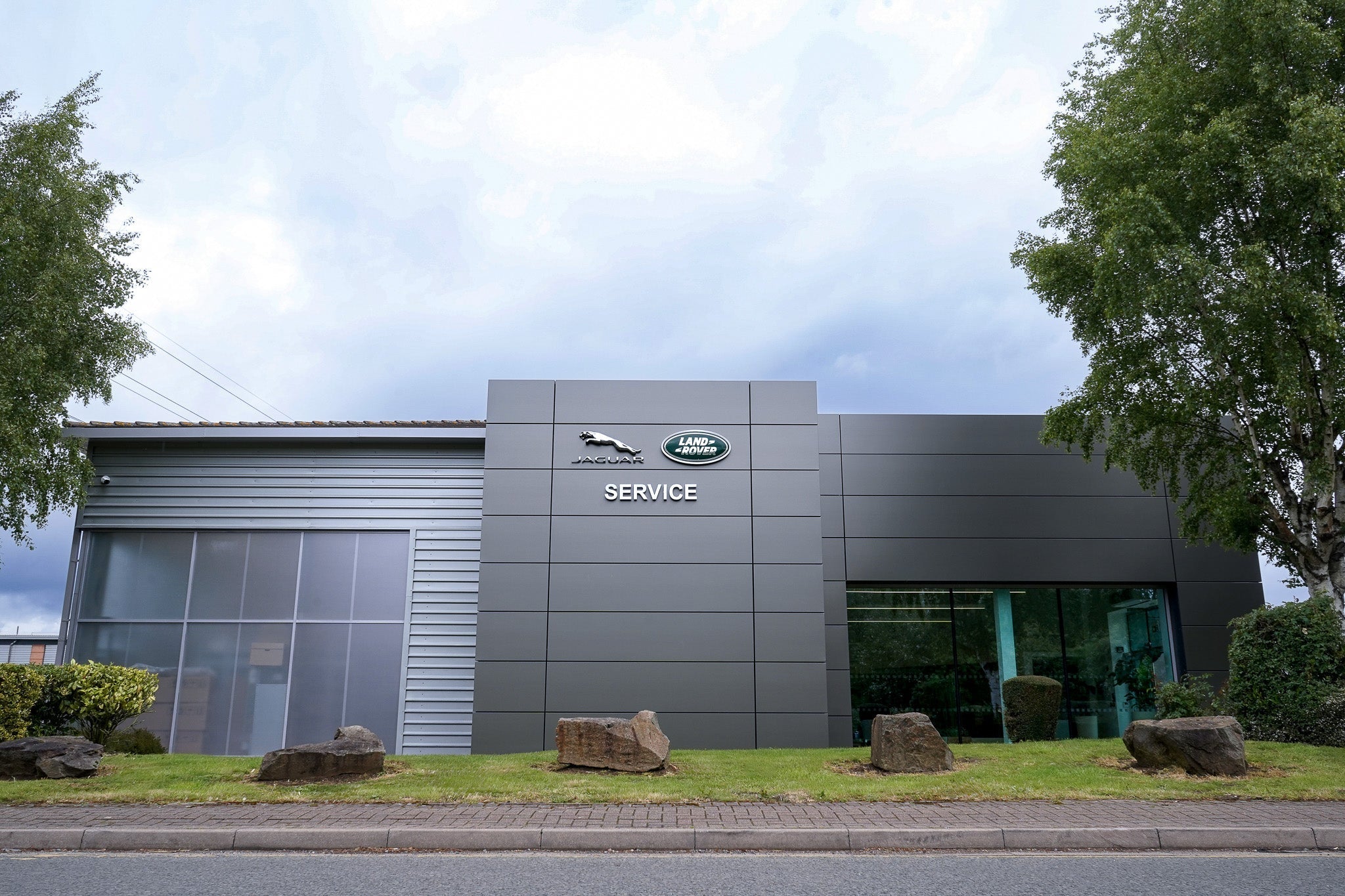 Refurbishment Completed at Stratstone JLR Nottingham Service Centre