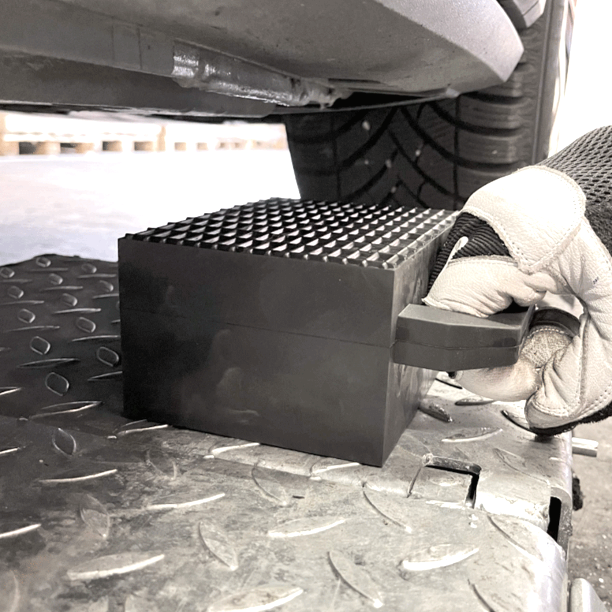 160x120x80mm Universal Handled Rubber Lifting Block