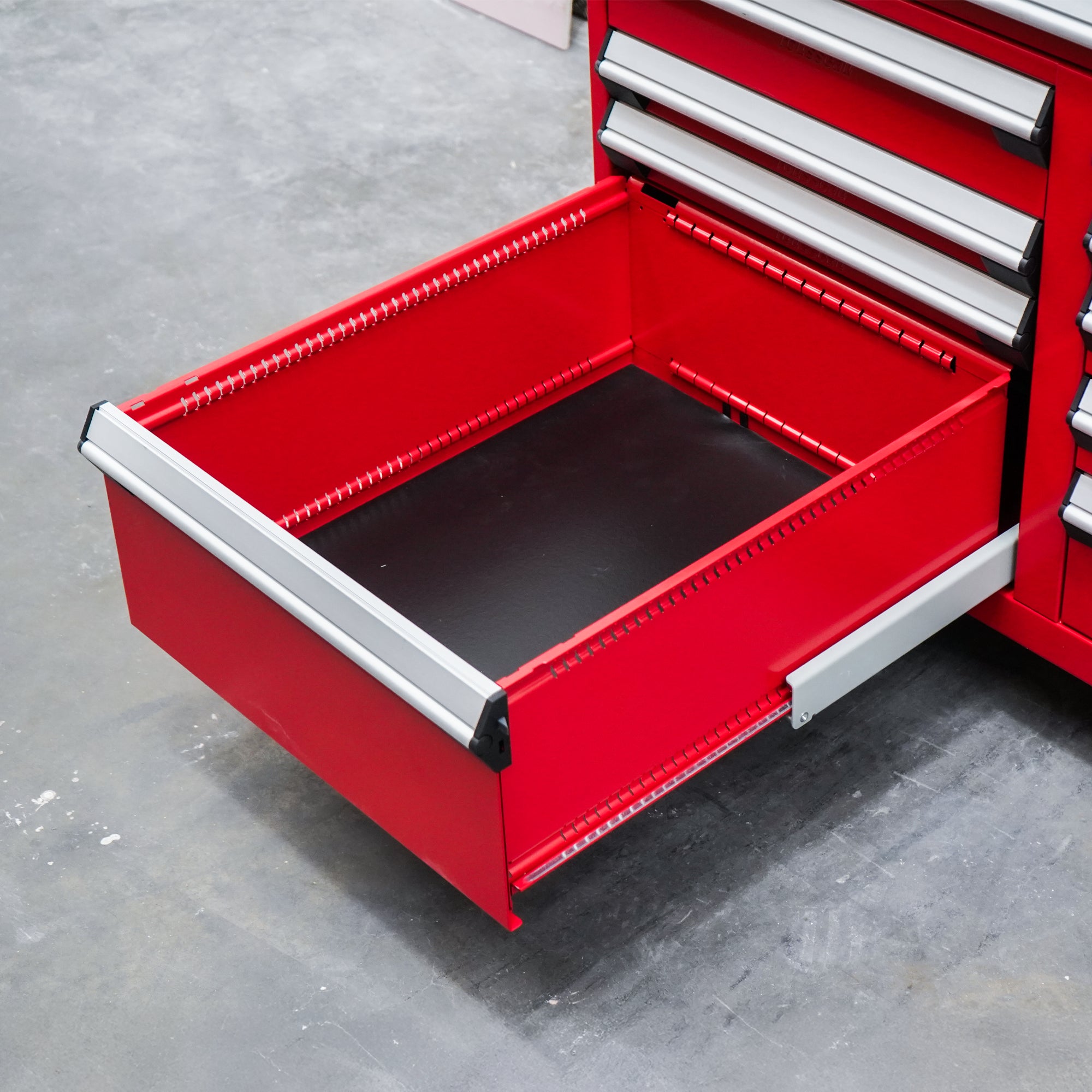 Rousseau Mobile 11 Drawer 60 Inch Red Toolbox