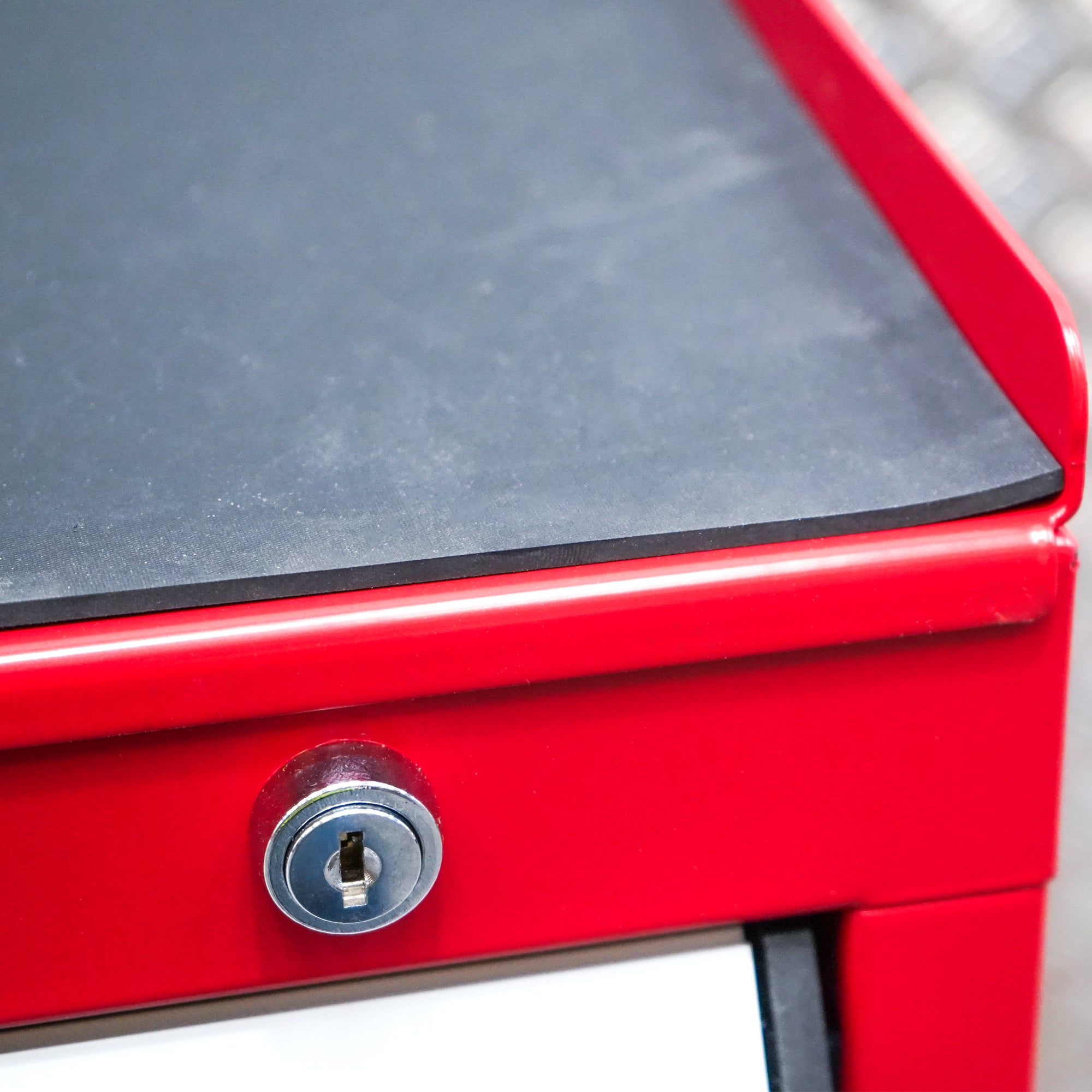 Rousseau Mobile 11 Drawer 60 Inch Red Toolbox