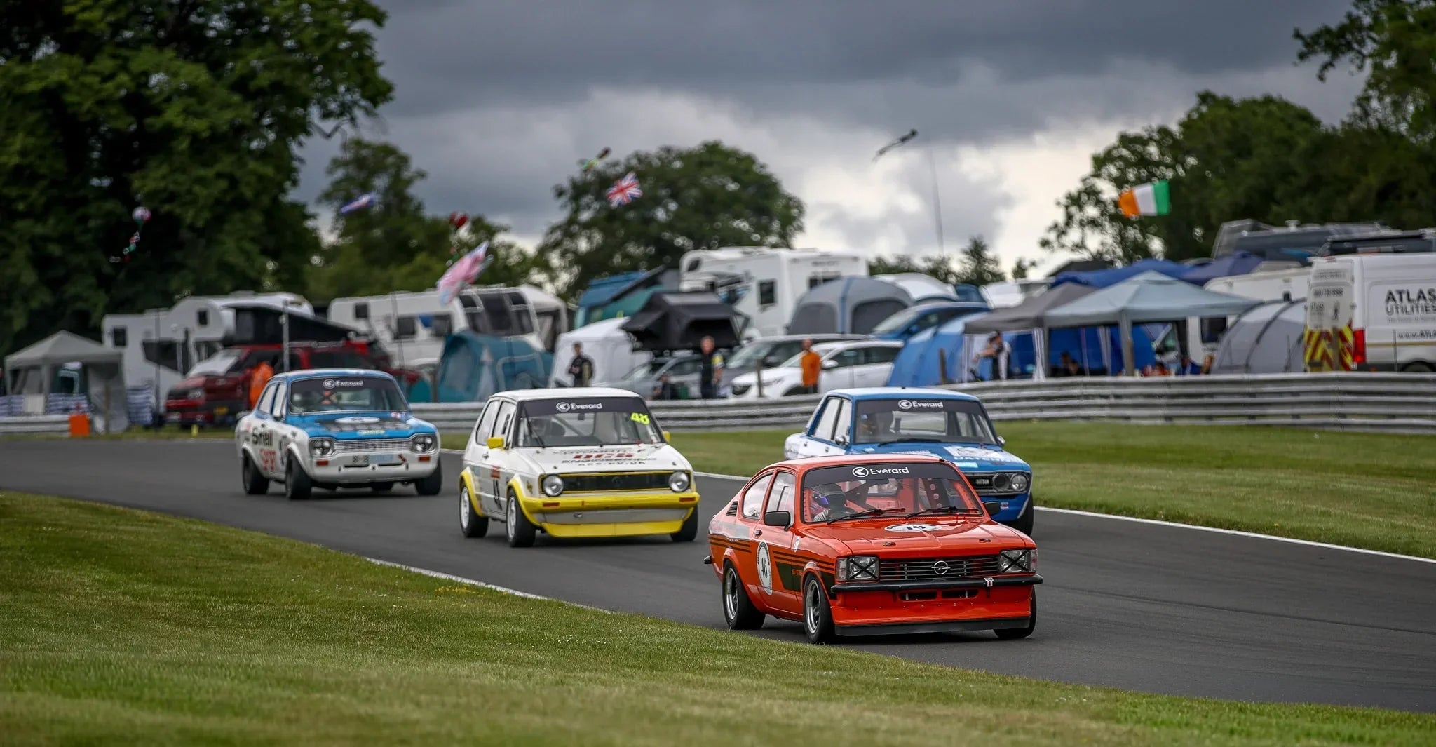 Everard Sponsors Classic Touring Cars at Oulton Park
