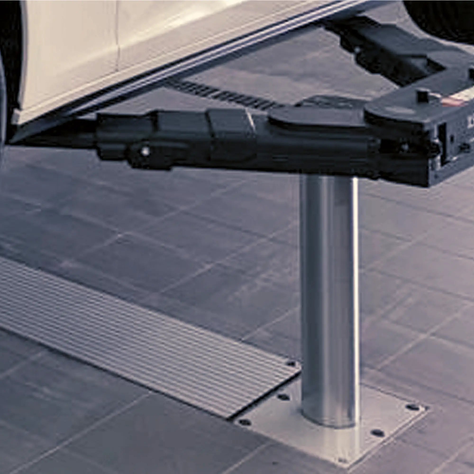 Herrmann Swingarm 2.35 3500kg 2 Piston Lift 2285mm