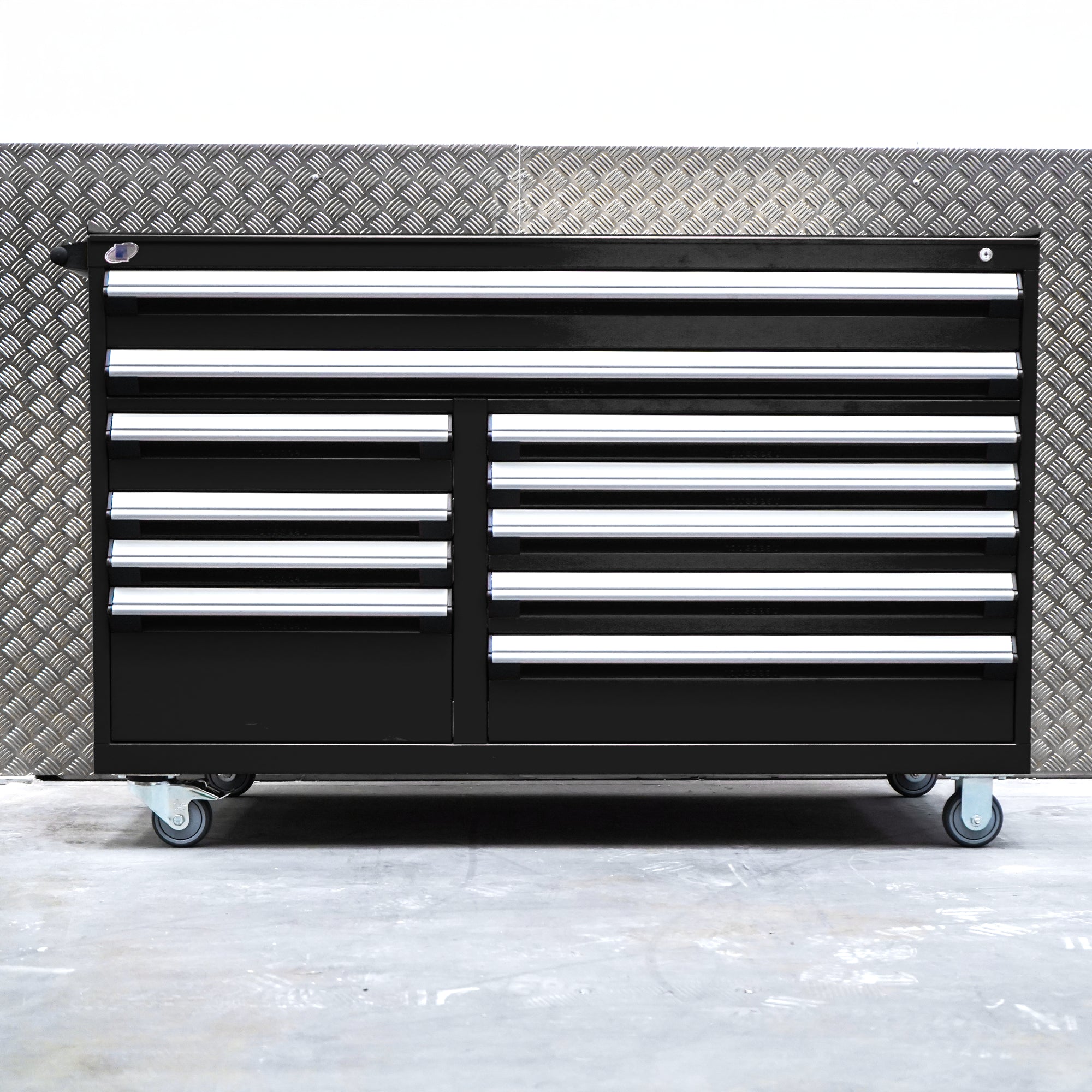 Rousseau Mobile 11 Drawer 60 Inch Black Toolbox